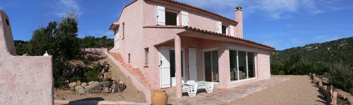 La villa acc&egrave;s cuisine face &agrave; la mer